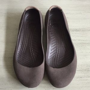 Croc flats